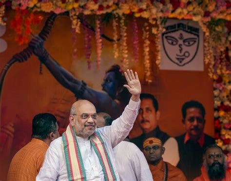 Amit Shah Inaugurates Ram Themed Durga Puja Pandal In Kolkata Photos