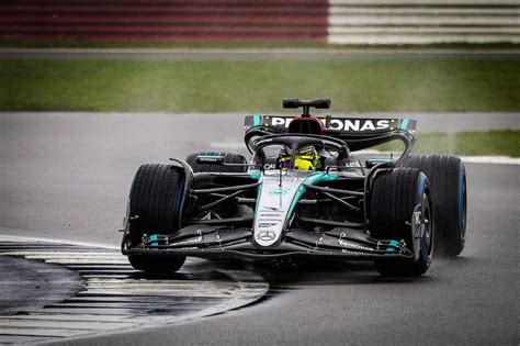 Photos La Mercedes W Sous La Pluie De Silverstone