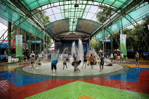 C G I M C Bikini Nh Y M A Ph N C M Tr C M T Tr Nh Trong C Ng Vi N N C M Sen