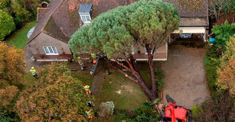 Tempesta Ciaran In Europa Vittime In Francia E Spagna Ingenti I Danni