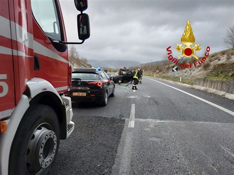 Si Ribalta Sulla Perugia Ancona Automobilista Estratto Dai Vigili Del