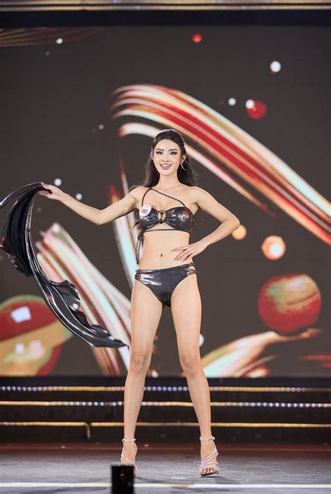 Thí sinh Hoa hậu Du lịch Việt Nam trình diễn bikini bốc lửa