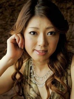 Teen Babe Reina In A Hot Cock Sucking Action HD