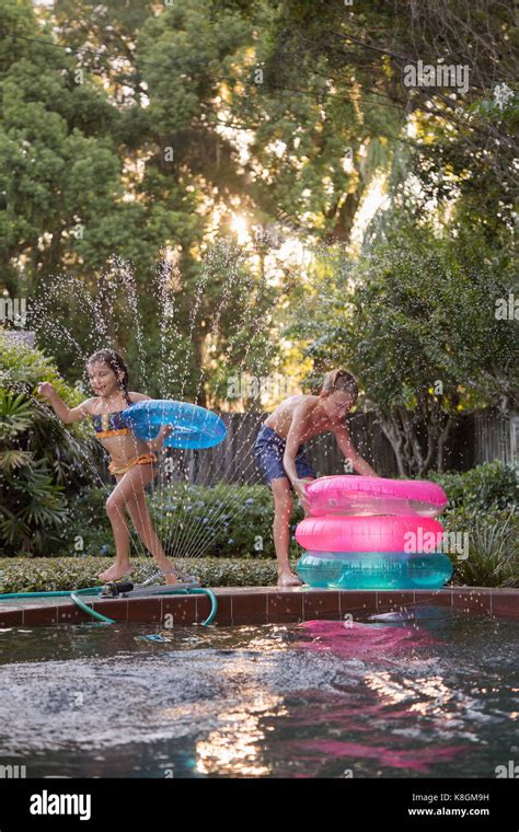 Jahre M Dchen Bikini Fotos Und Bildmaterial In Hoher Aufl Sung Alamy