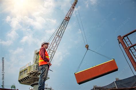 Engineering Loading Master Takes Control Loading With Gantry Crane For