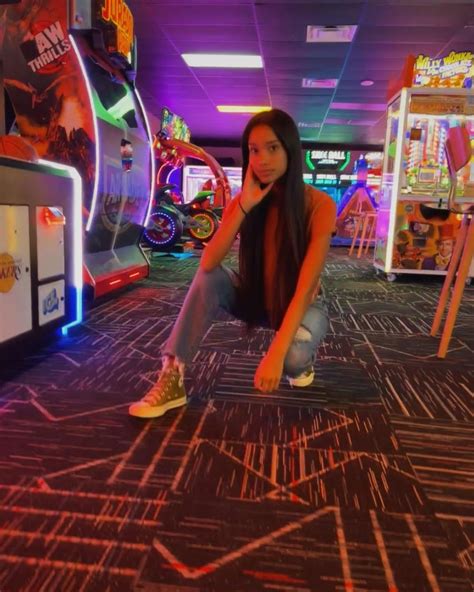 Shawnee Pourier 08/22/2022 • CelebMafia