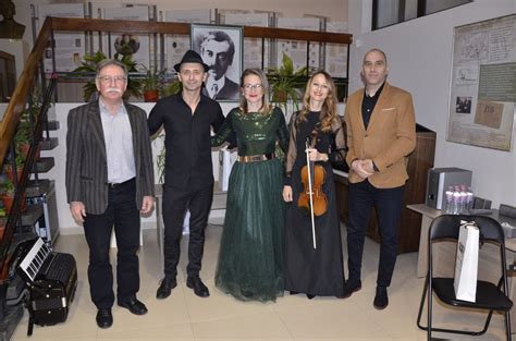 376 ученици от цяла България в конкурсите за есе и рисунка в Яворовите ...