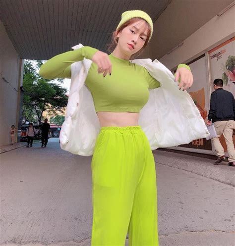 Hot gymer Hà thành khoe đường cong không tưởng khi diện đồ đi biển để đạp xe Người đẹp Việt