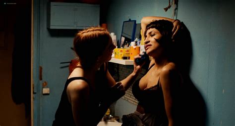 L Onie Simaga Nude Pics Page