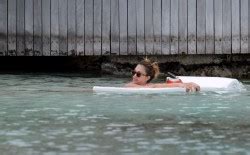 Jessica Alba Purple Bikini St Barts 07 04 2013 68mq Phun Org Forum