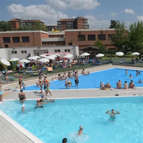 SAN DONATO Malore Nella Piscina Di Via Parri 35enne In Prognosi