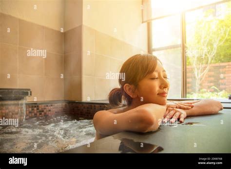 Japanese Hot Spring Hi Res Stock Photography And Images Alamy