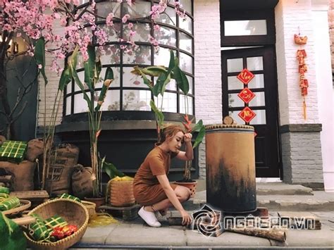 Hot girl và hot boy Việt 23 1 2017 Thúy Vi gợi cảm từng centimet Hà Lade tận hưởng cuộc sống