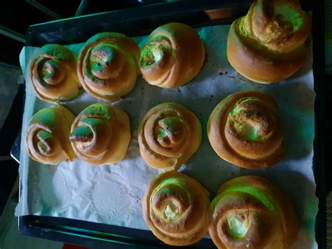 Дрожжевые булочки с творогом: 12 фото в рецепте