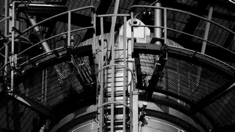 Tanque De Barril Da Refinaria De Petróleo Fábrica Petroquímica Foto de