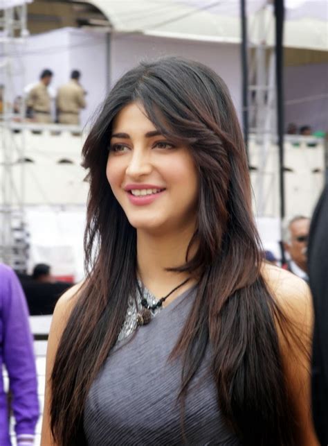 Desi Actress Pictures Shruti Hassan Latest Hot Pictures At Ccl Match Desipixer Latest