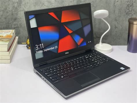 Dell Precision 7530 Laptop Kỹ Sư Laptop Retro