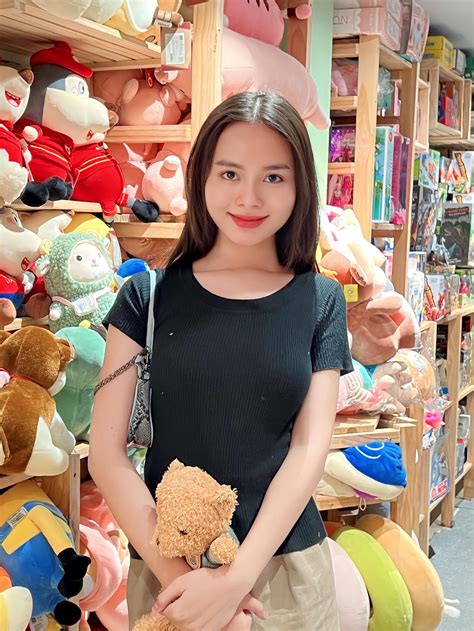 Ns Nh Ng G Ng M T Hot T I Hoa H U Chuy N Gi I Vi T Nam Lynk Lee B Ng N M M Tr N T I