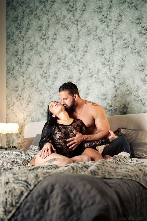 Amateur Girl SexArt Seduction Of Curves Alice