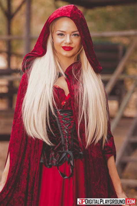 Elsa Jean Shows Off Her Amazing Cock Sucking Skills Photos Xander Corvus MILF Fox