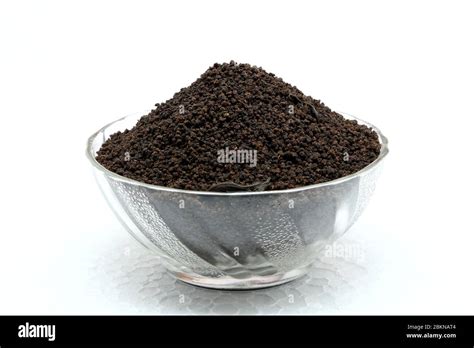 Black tea leaf Stock Photo - Alamy