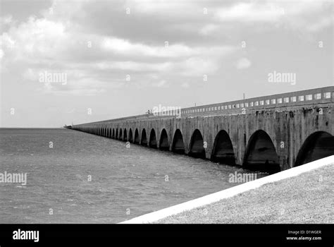 7 mile bridge in Florida Keys Stock Photo - Alamy