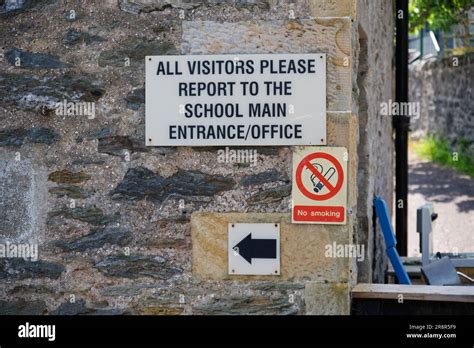 All School Visitors Report To Main Office Sign Stock Photo Alamy