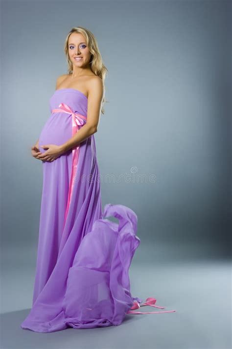 Schwangere Blonde Frau Der Junge Stockbild Bild Von Erwartung Gesundheit 11653401