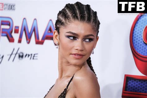 Zendaya Coleman Looks Hot At The LA Premiere Of Columbia Pictures