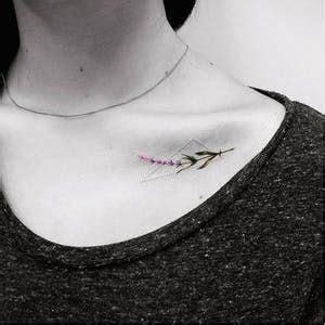 Trace Your Lovely Bones With These Beautiful Collarbone Tattoos