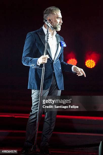 34 Alejandro Fernandez Confidencias World Tour New York New York Stock