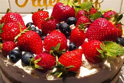 Naked Cake Erdbeer Mascarpone Von Nicolchen