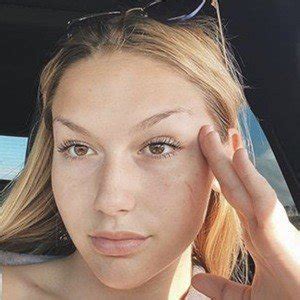 Hot Sexy Safiya Witt Bikini Pics