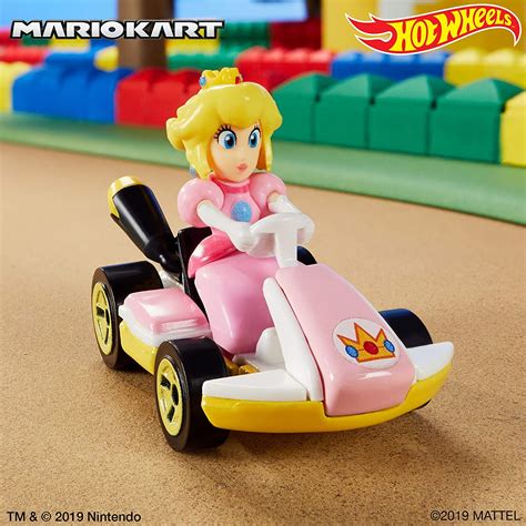 Hot Wheels Mario Kart Princess Peach Standard Kart