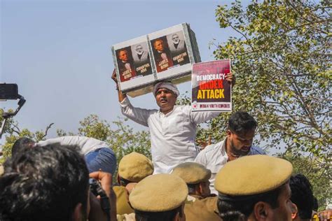 Protest A C Freeze Indian Youth Congress Stages Protest Against