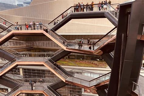 New York City Hudson Yards Und The High Line Tour Hellotickets