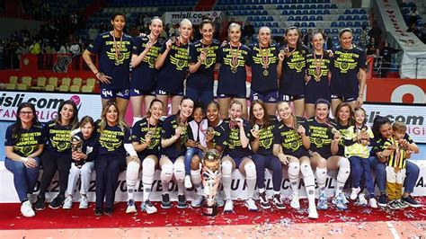 Ampiyon Fenerbah E Opet In Oyuncular Konu Tu Voleybol Haberleri Spor