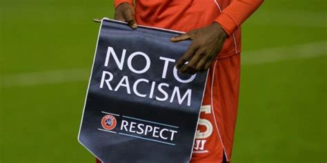 Football les clubs en première ligne pour lutter contre le racisme