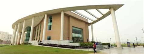 Shiv Nadar University (SNU) Greater Noida: Admission, Courses, Fees ...