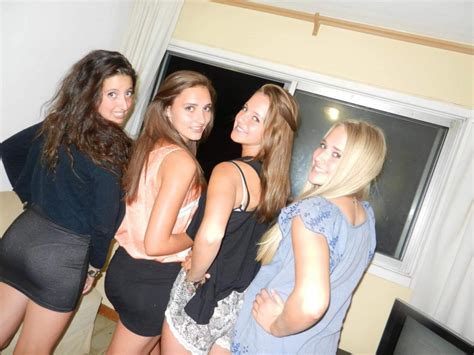 Fun Blond Thigh Leg Friendship Porn Pic