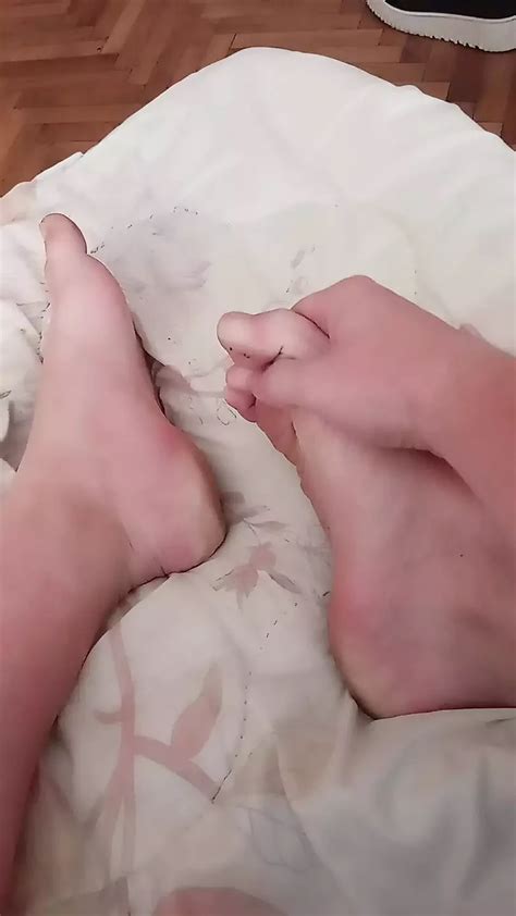 Massaging And Oiling Dirty And Smelly Feet After Work Gay Amateur Amateur Porn XHamster