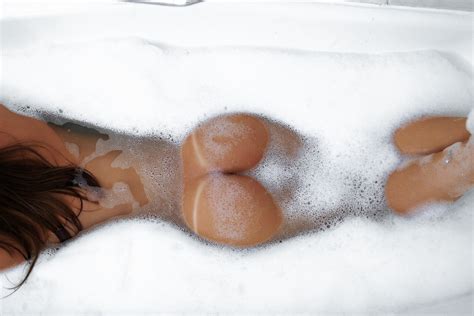 Ass And Bubbles Porn Pic