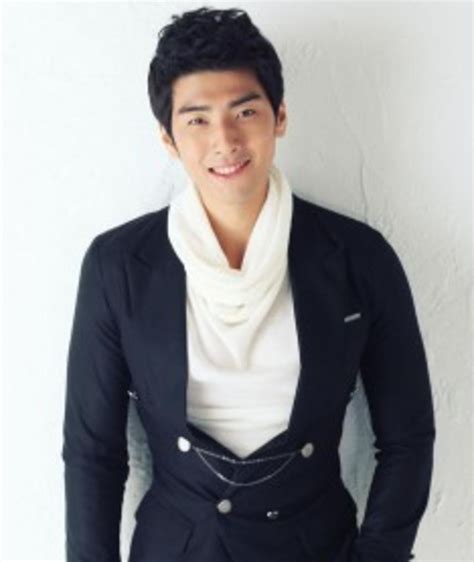 Wi Ji-woong – Movies, Bio and Lists on MUBI