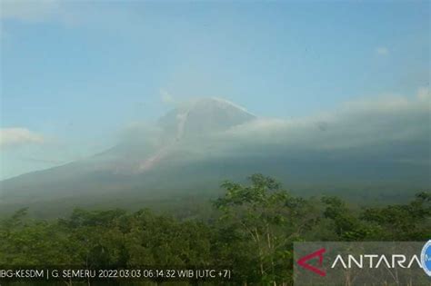 Mengagetkan Di Tengah Malam Awan Panas Guguran Gunung Semeru Meluncur