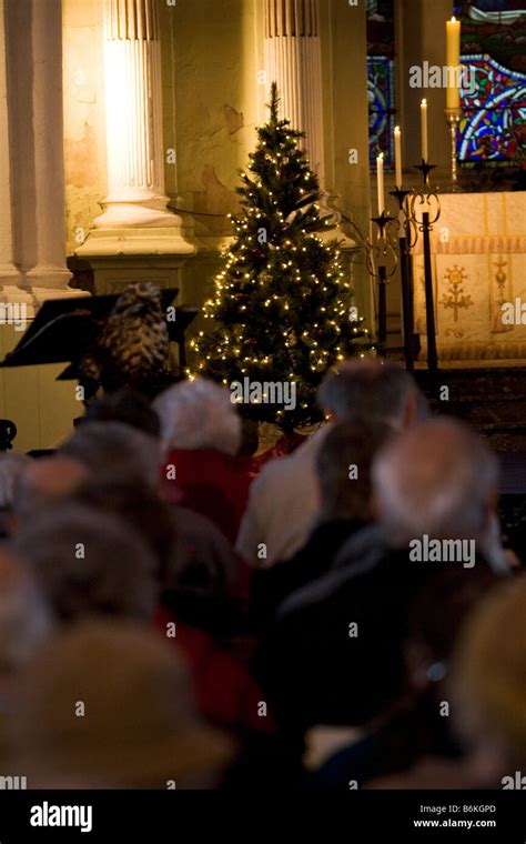 Christmas Carol Service Hi Res Stock Photography And Images Alamy