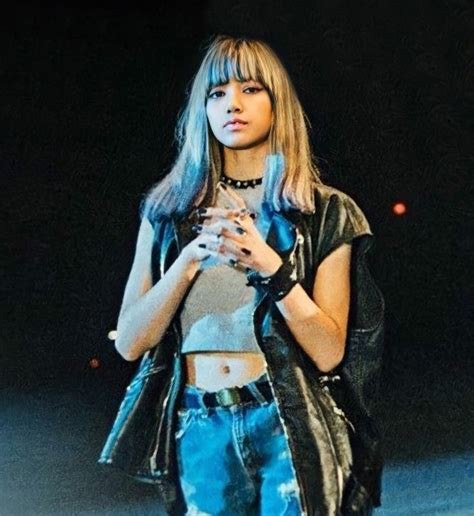 Lalisa Blackpink Lisa Blackpink Outfits Estilos De Moda Coreanos Hot