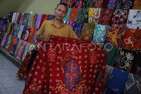 Produksi Batik Benang Bintik Khas Kalteng ANTARA Foto