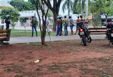 Briga Entre Moradores De Rua Quase Termina Mulher Enforcada