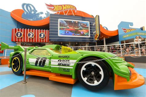 Hot Wheels Beto Carrero World