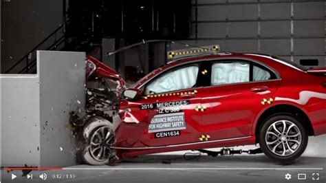 VIDEO Crash Test Mercedes Benz C Class 2016